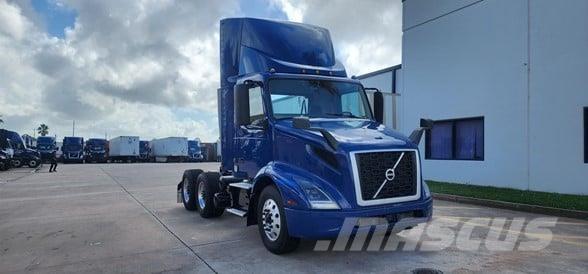 Volvo VNR64T300 Vetopöytäautot