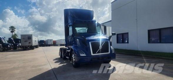 Volvo VNR64T300 Vetopöytäautot