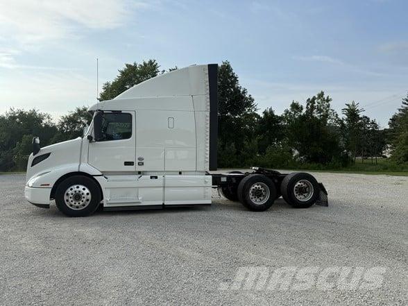 Volvo VNR64T640 Vetopöytäautot