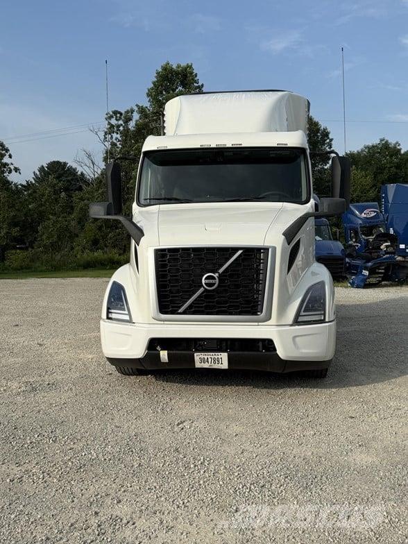 Volvo VNR64T640 Vetopöytäautot