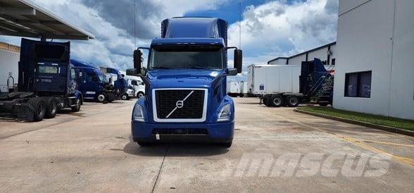 Volvo VNR64T640 Vetopöytäautot