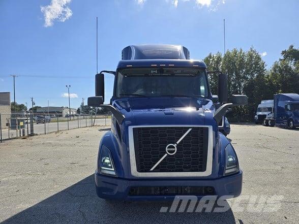Volvo VNR64T640 Vetopöytäautot