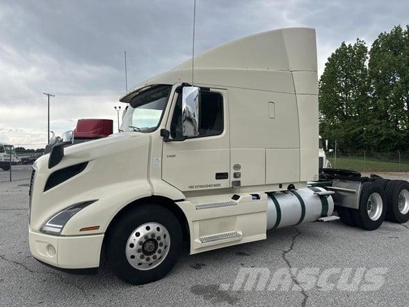 Volvo VNR64T640 Vetopöytäautot