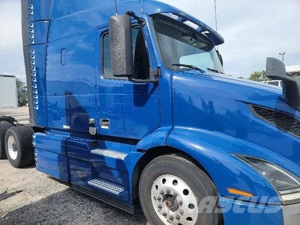 Volvo VNR64T640 Vetopöytäautot