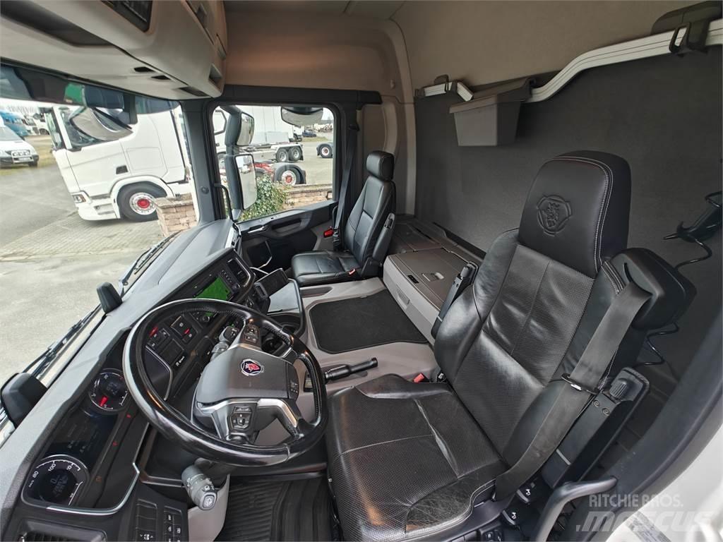 Scania P280 Umpikorikuorma-autot