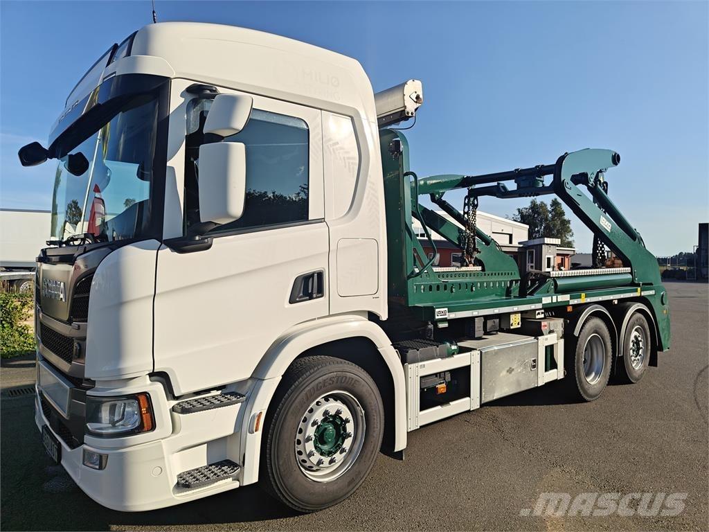 Scania P370 Nostovarsi-vaihtolavakuorma-autot