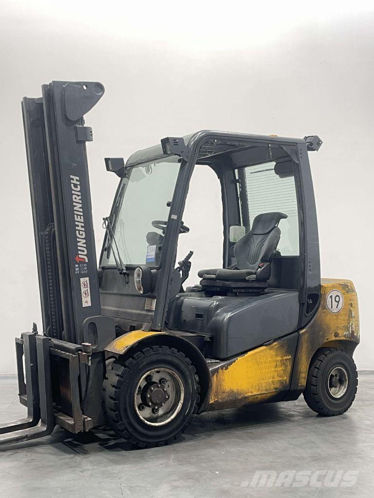 Jungheinrich DFG 430 Dieseltrukit