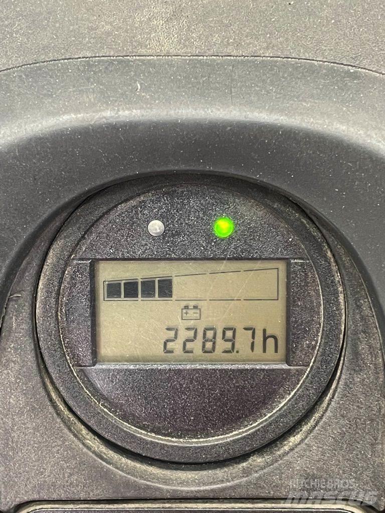 Linde D06-1160 Käyden ajettavat pinoamistrukit
