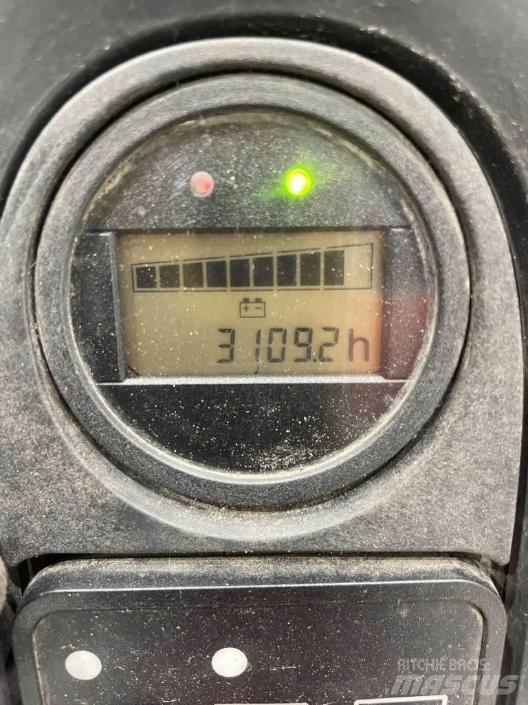 Linde D08-1160 Käyden ajettavat pinoamistrukit