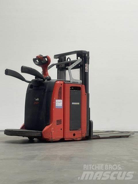 Linde D12HPAP Käyden ajettavat pinoamistrukit