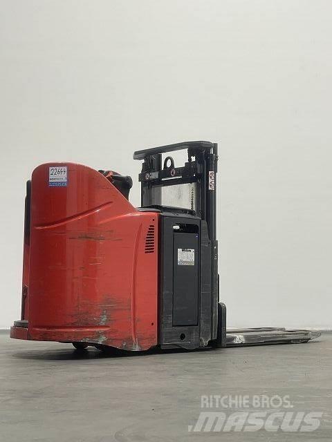Linde D12HPSP Käyden ajettavat pinoamistrukit