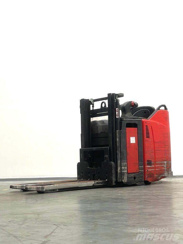 Linde D12HPSP-133 Käyden ajettavat pinoamistrukit