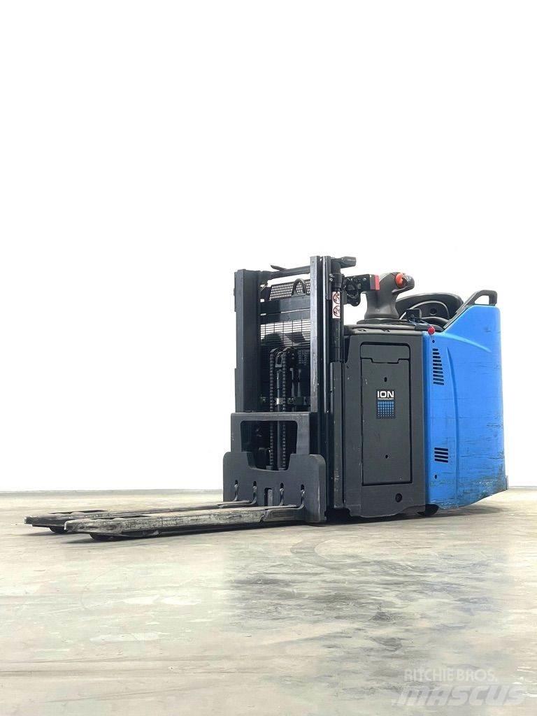 Linde D12HPSP-133 Käyden ajettavat pinoamistrukit