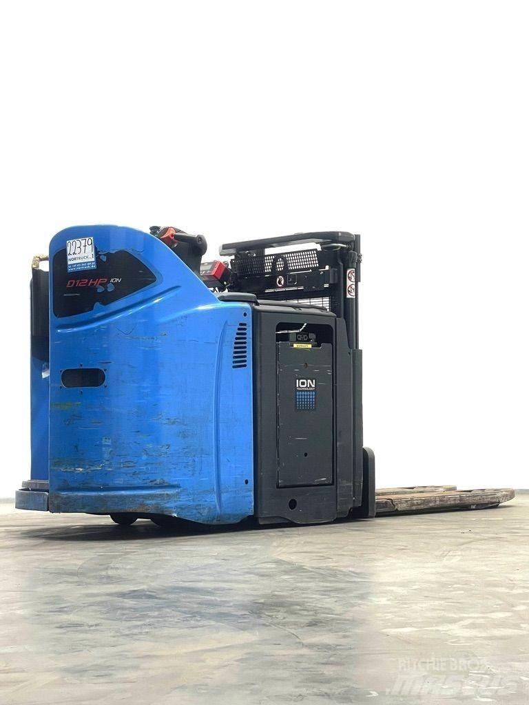 Linde D12HPSP-133 Käyden ajettavat pinoamistrukit