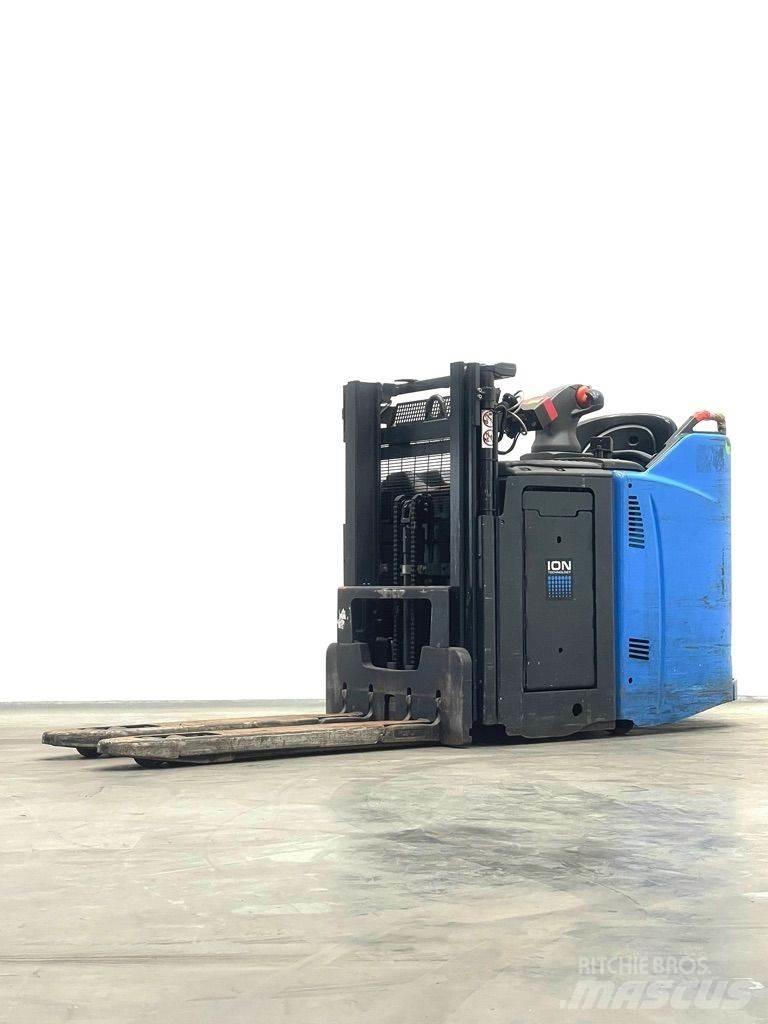 Linde D12HPSP-133 Käyden ajettavat pinoamistrukit