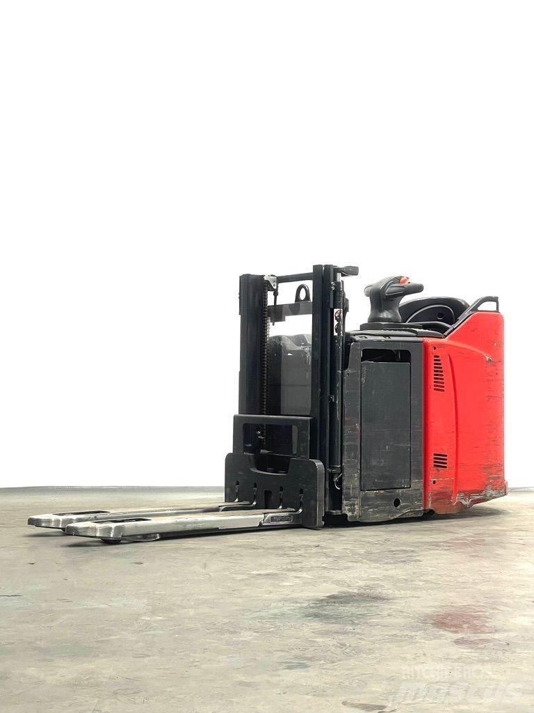 Linde D12HPSP-133 Käyden ajettavat pinoamistrukit