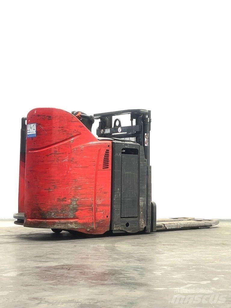 Linde D12HPSP-133 Käyden ajettavat pinoamistrukit