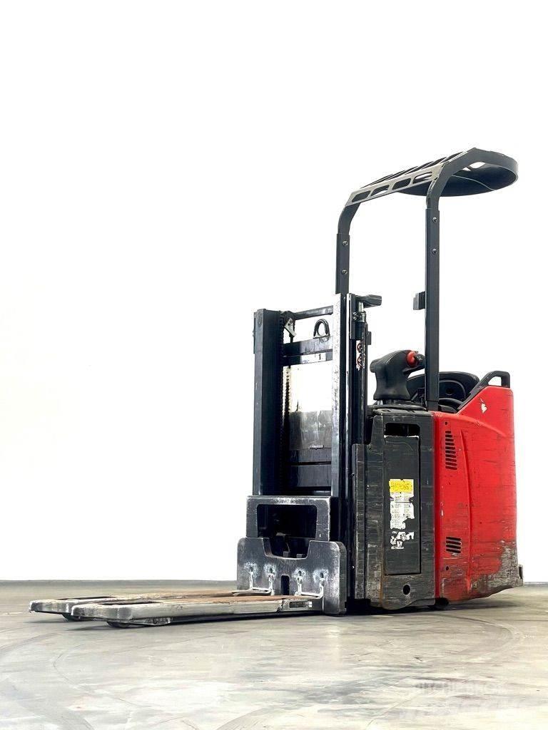 Linde D12HPSP-133 Käyden ajettavat pinoamistrukit