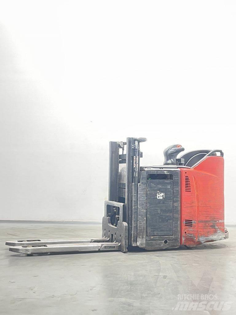 Linde D12HPSP-133 Käyden ajettavat pinoamistrukit