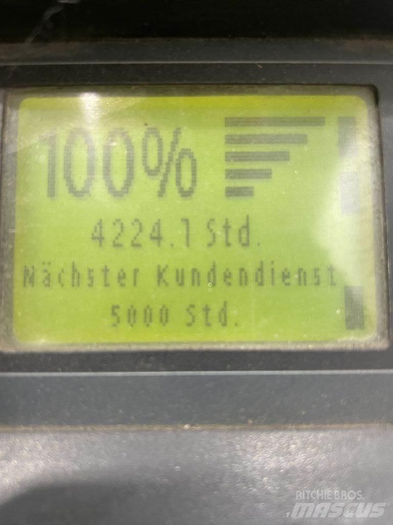 Linde D12HPSP-133 Käyden ajettavat pinoamistrukit