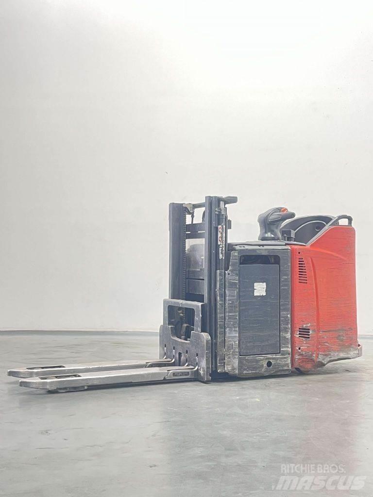 Linde D12HPSP-133 Käyden ajettavat pinoamistrukit