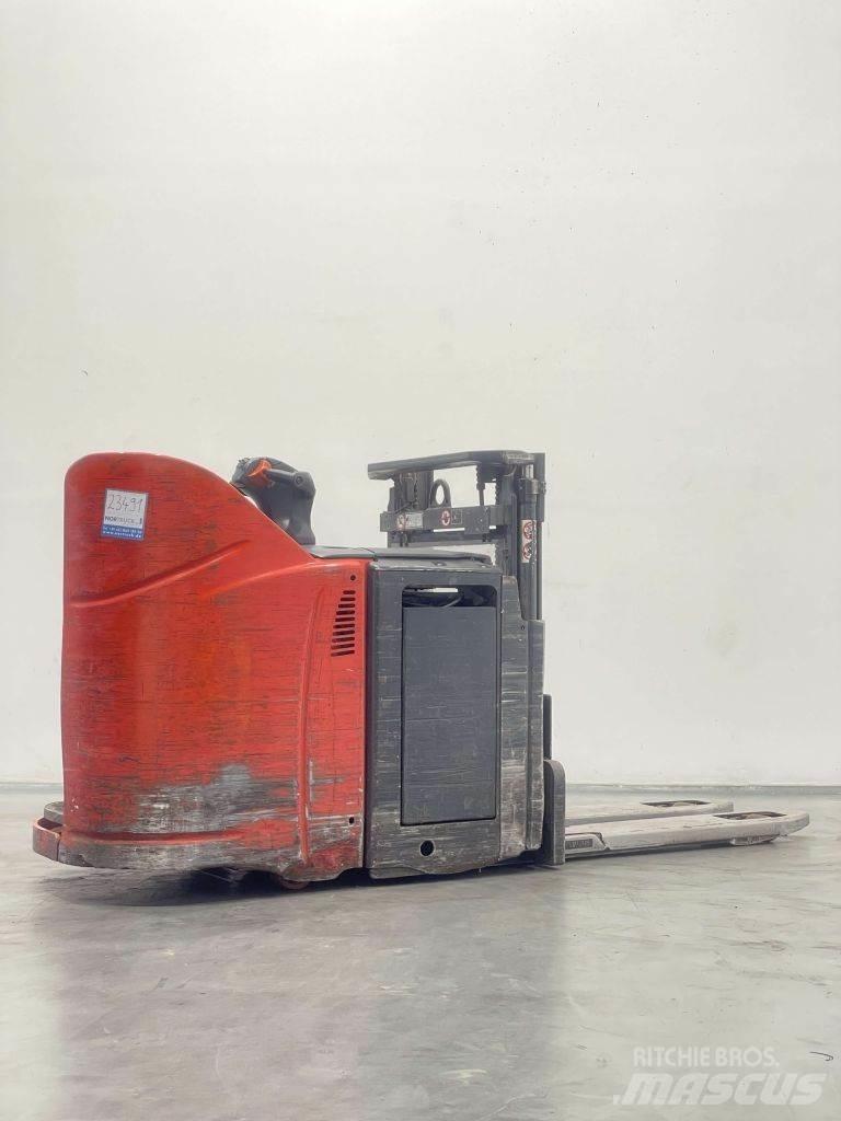 Linde D12HPSP-133 Käyden ajettavat pinoamistrukit