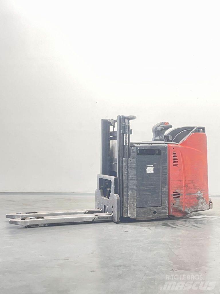 Linde D12HPSP-133 Käyden ajettavat pinoamistrukit