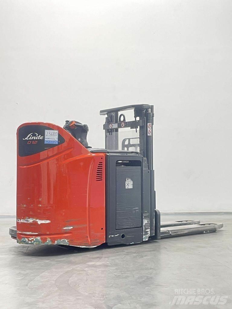 Linde D12HPSP-133 Käyden ajettavat pinoamistrukit