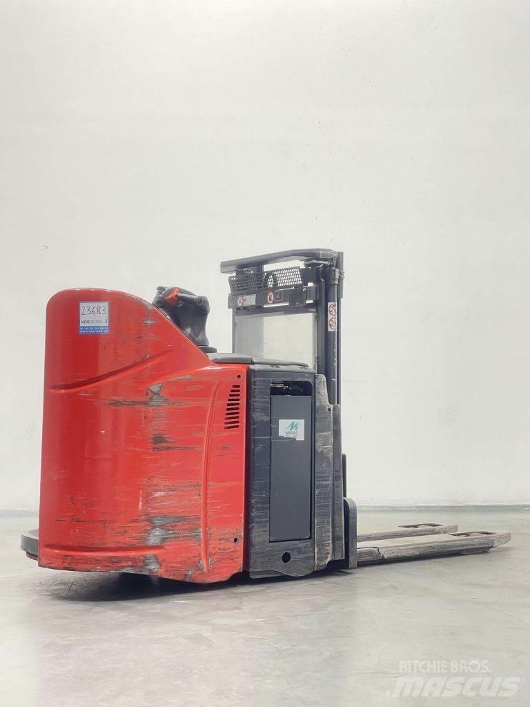 Linde D12SP-133 Käyden ajettavat pinoamistrukit