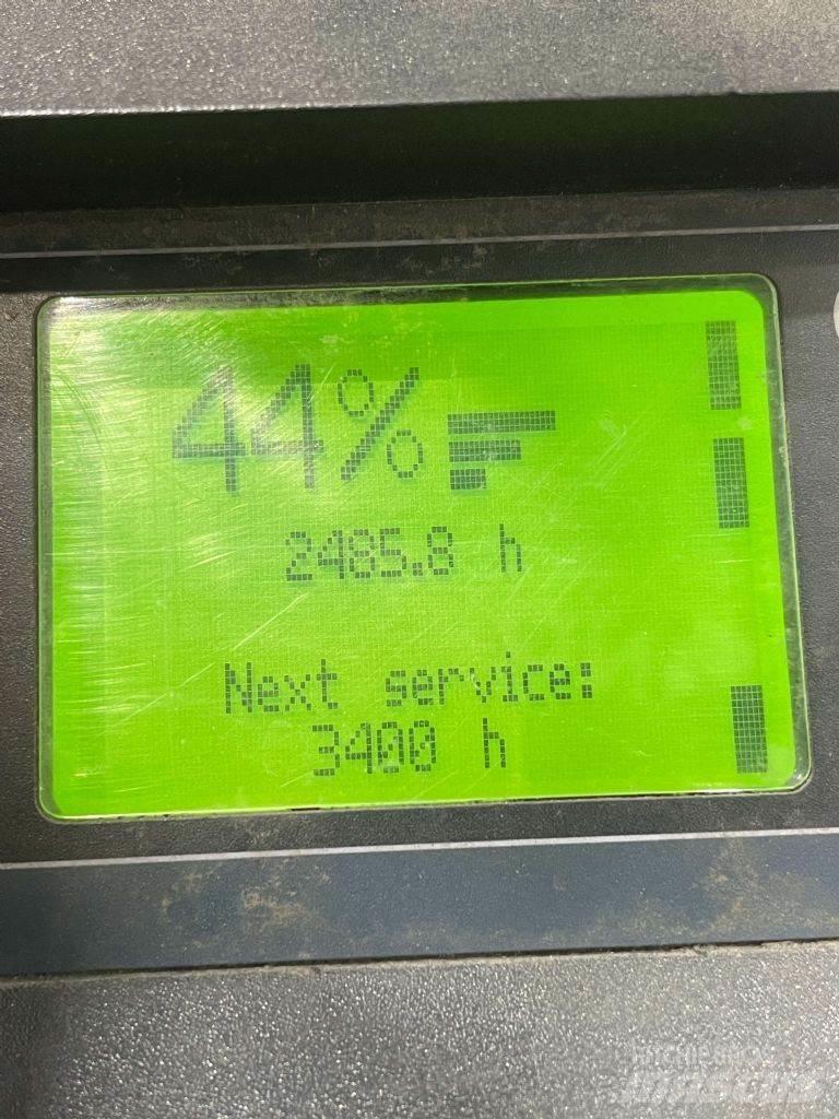 Linde D12SP-133 Käyden ajettavat pinoamistrukit