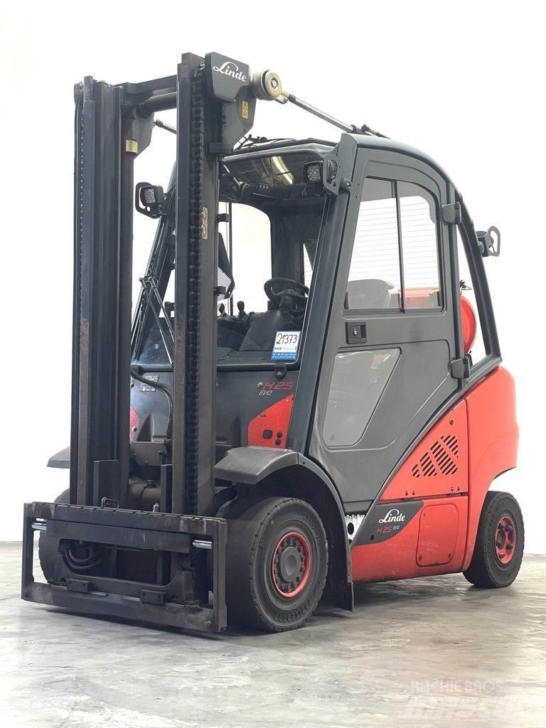 Linde H25T-392-EVO Nestekaasutrukit