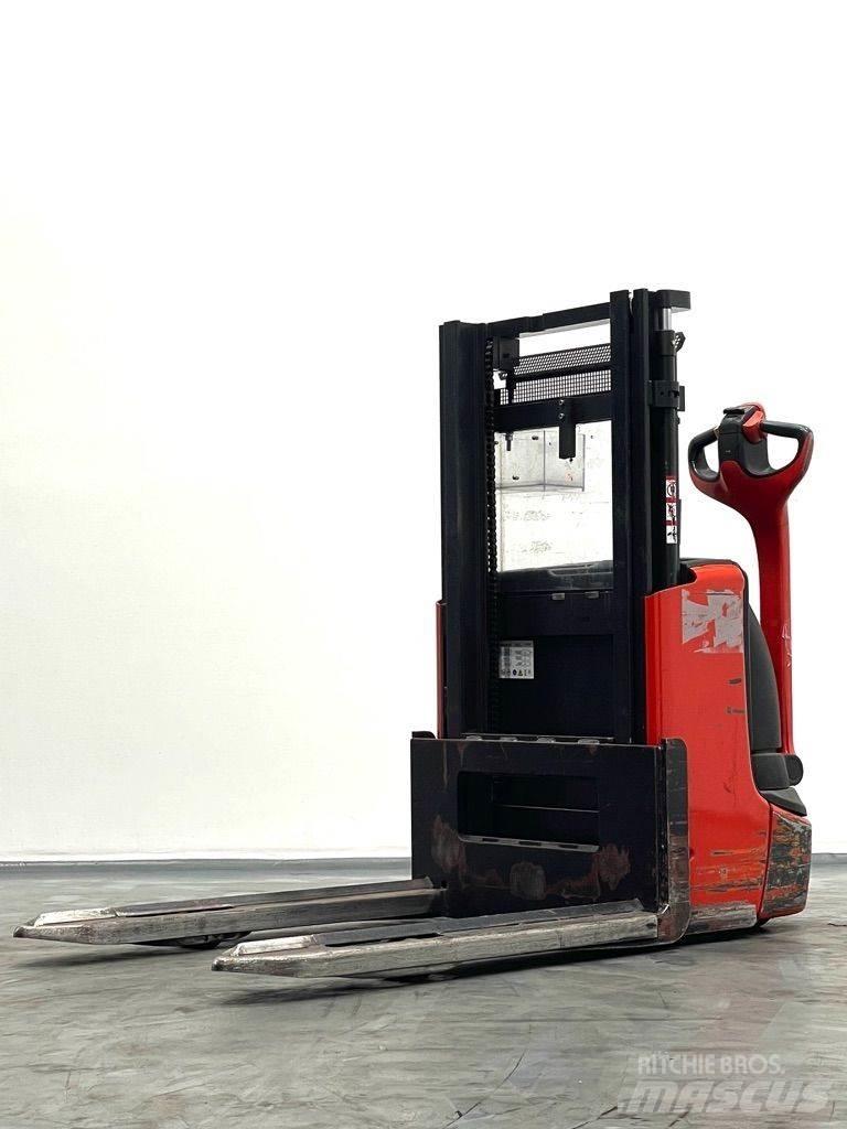Linde L12-1172 Käyden ajettavat pinoamistrukit
