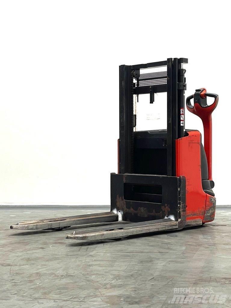 Linde L12-1172 Käyden ajettavat pinoamistrukit