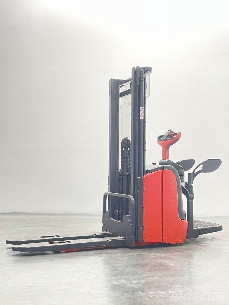 Linde L14AP-372 Käyden ajettavat pinoamistrukit