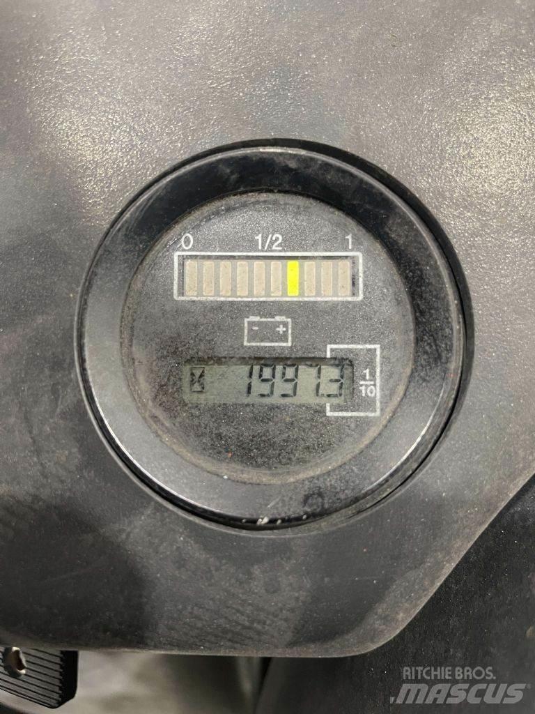 Linde L16AC-035 Käyden ajettavat pinoamistrukit