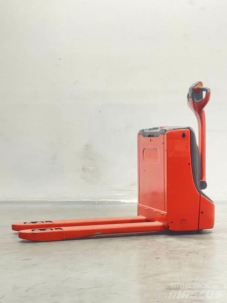 Linde T16-1152 Lavansiirtotrukit