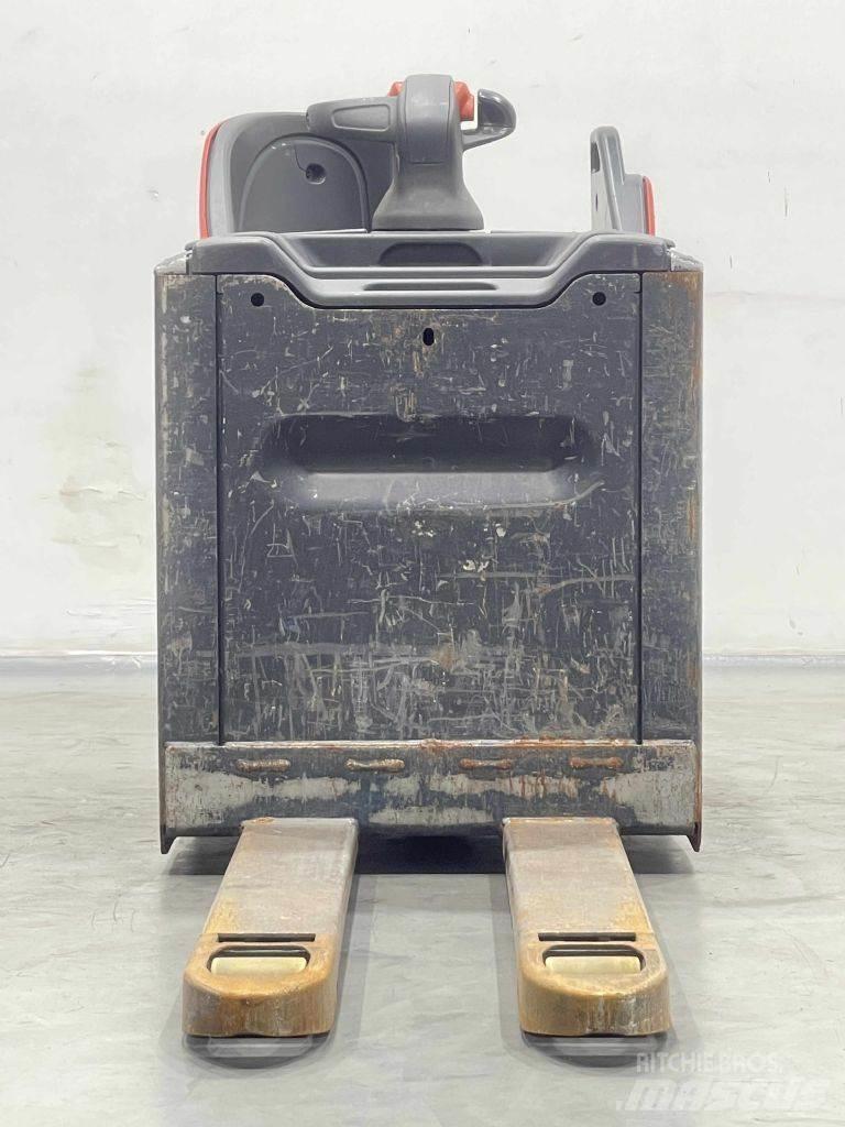 Linde T20SP-131 Lavansiirtotrukit