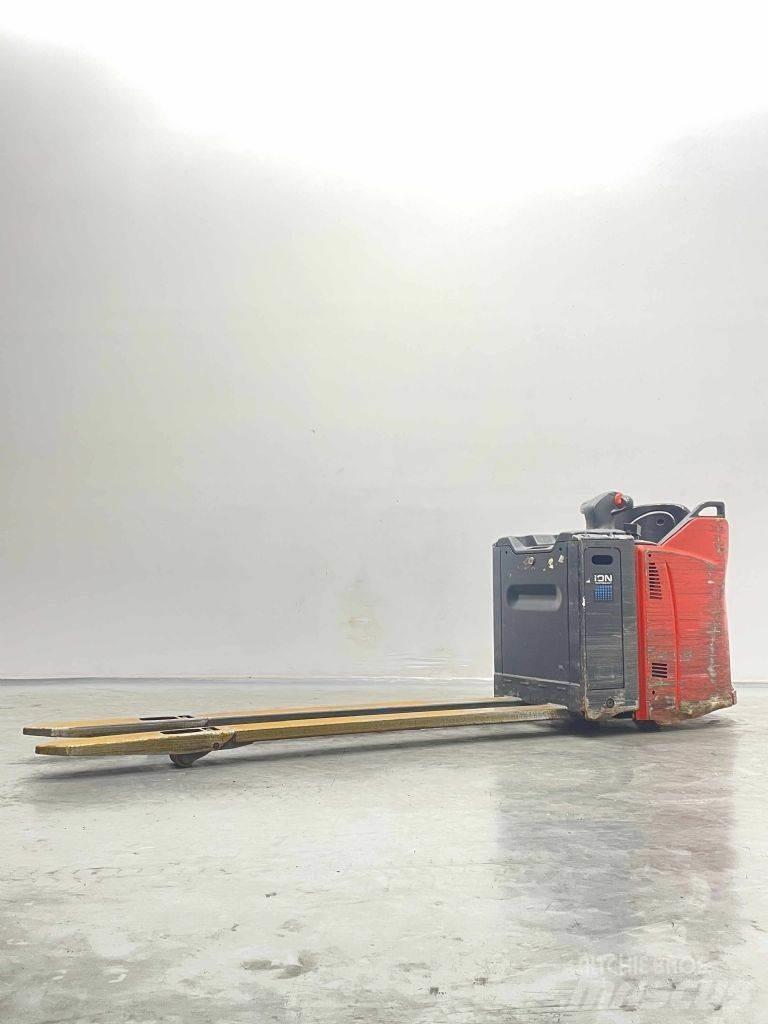 Linde T30SP-131 Lavansiirtotrukit