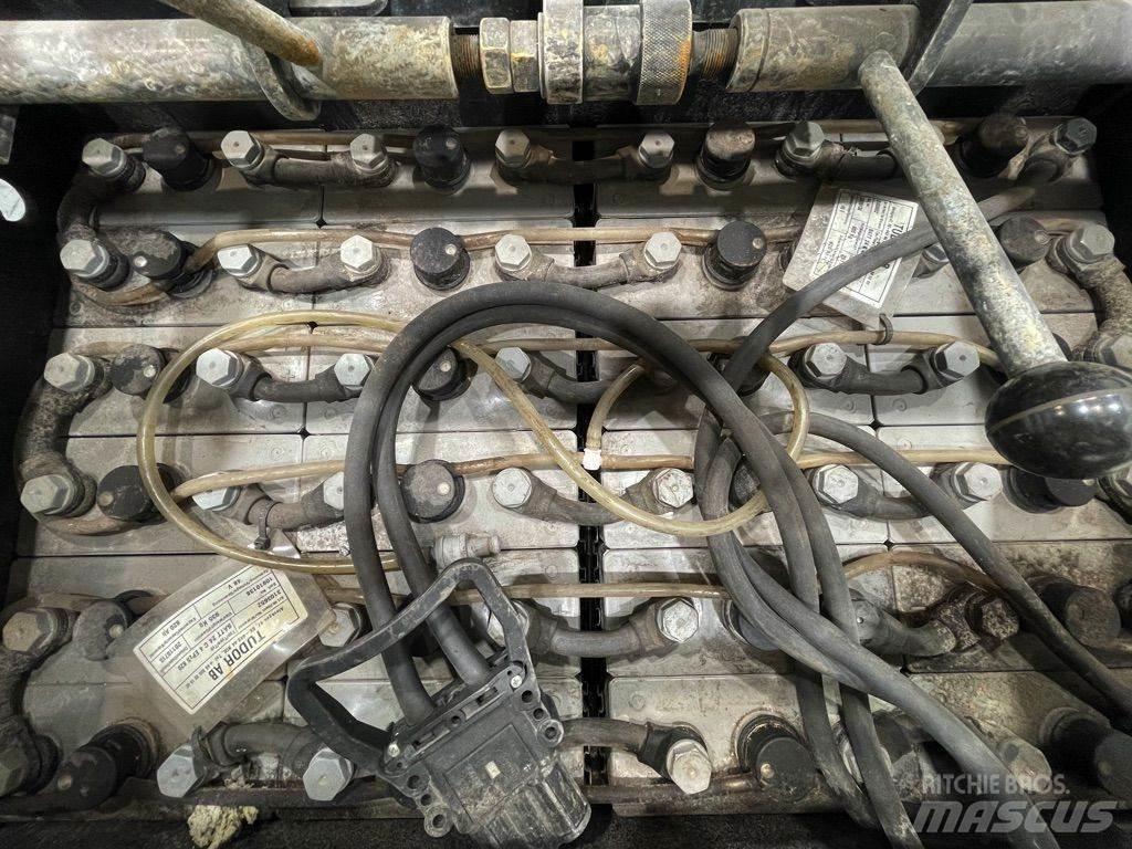 Linde V12-015 Korkeakeräilytrukit