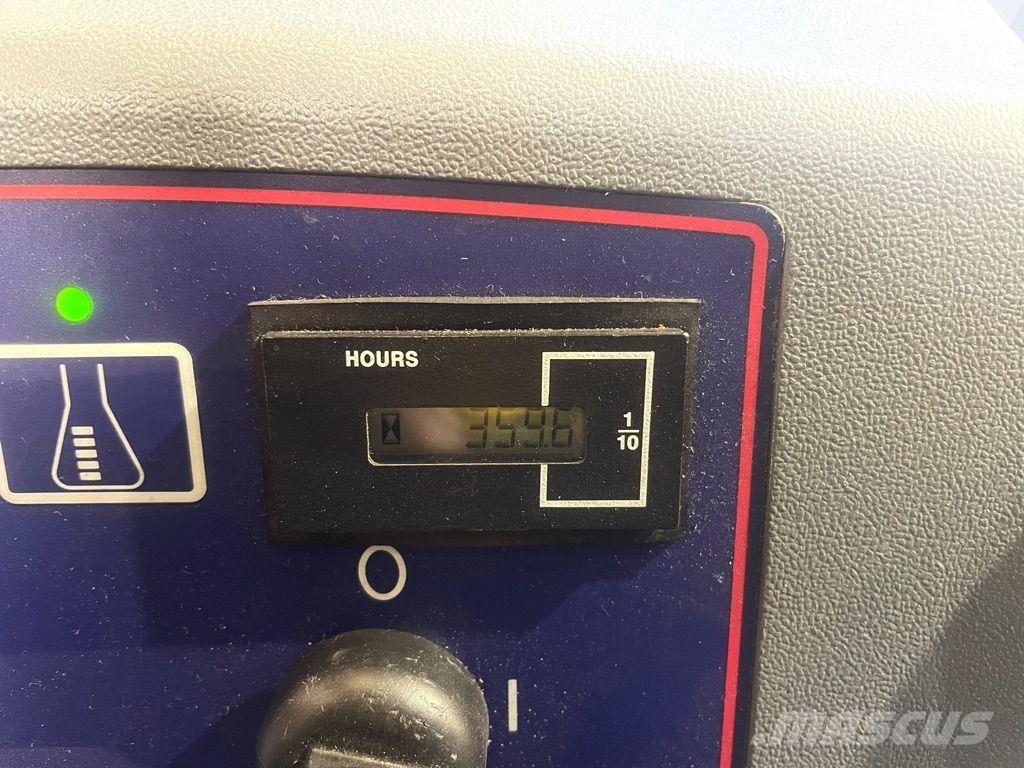 Nilfisk BA 551 CD Lakaisukoneet