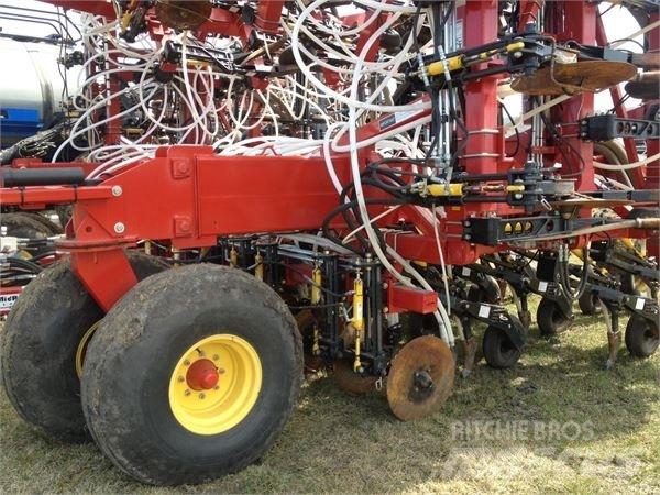 Bourgault 3310 Kylvökoneet
