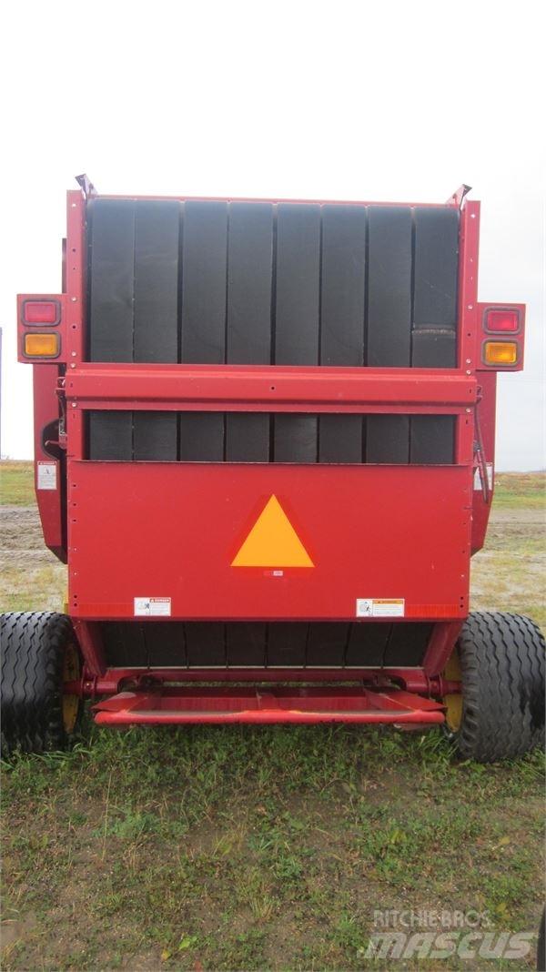 New Holland BR780 Pyöröpaalaimet