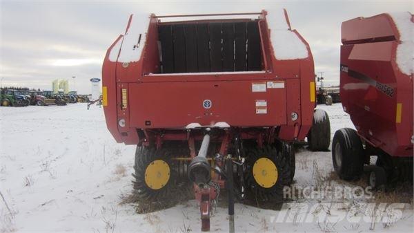 New Holland BR780 Pyöröpaalaimet