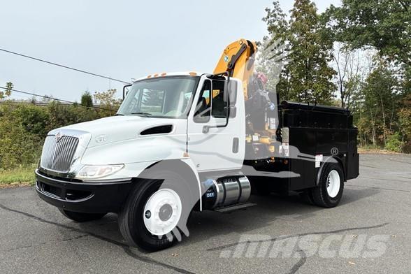 Effer 135/3S Puutavaranosturit