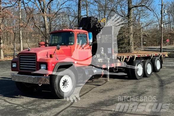 Hiab 175 Puutavaranosturit