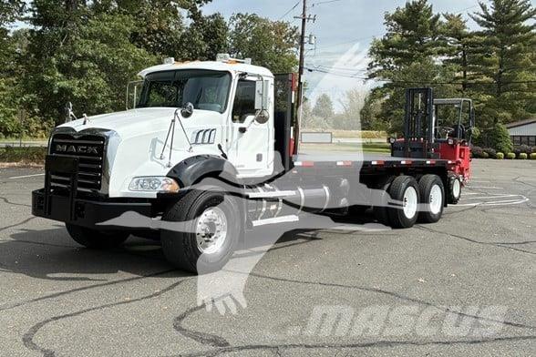 Moffett M55 Ajoneuvotrukit