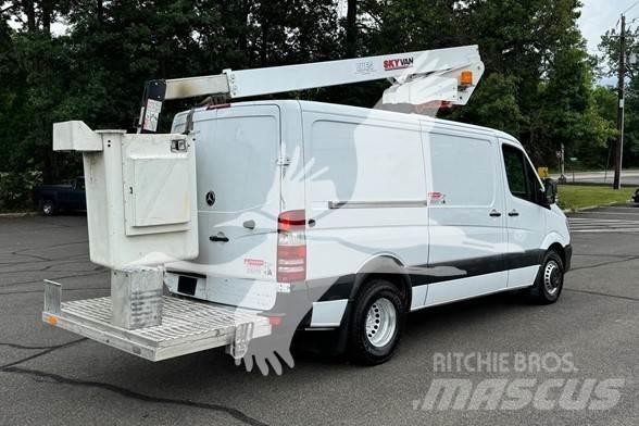 Skyvan UVN35A Nostolava-autot