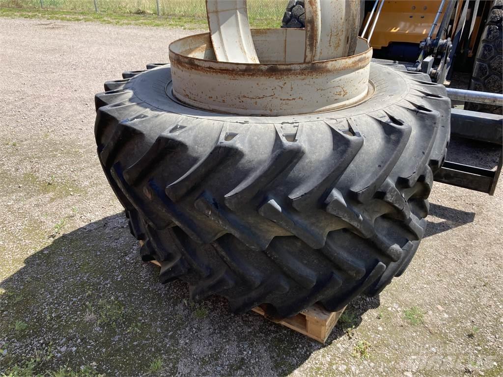  18.4X38 Renkaat ja vanteet