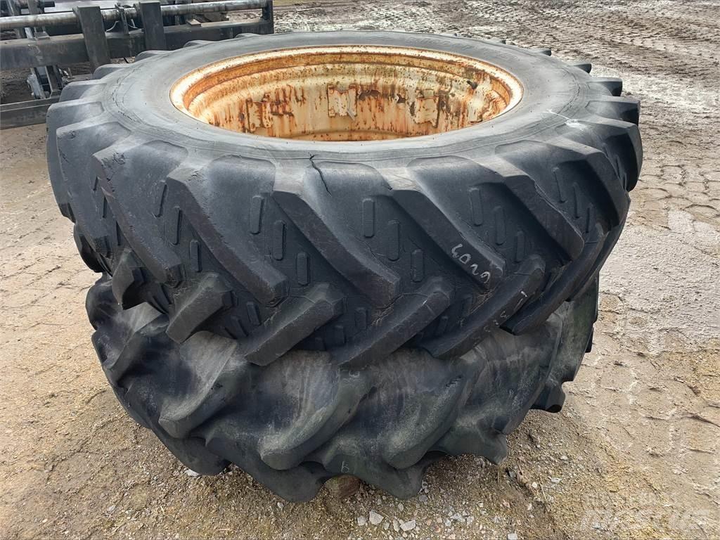  18,4X38 Renkaat ja vanteet