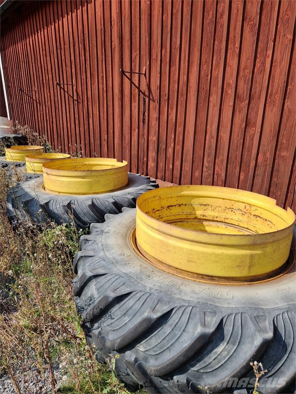  650/65x42, 540/65x30 Renkaat ja vanteet